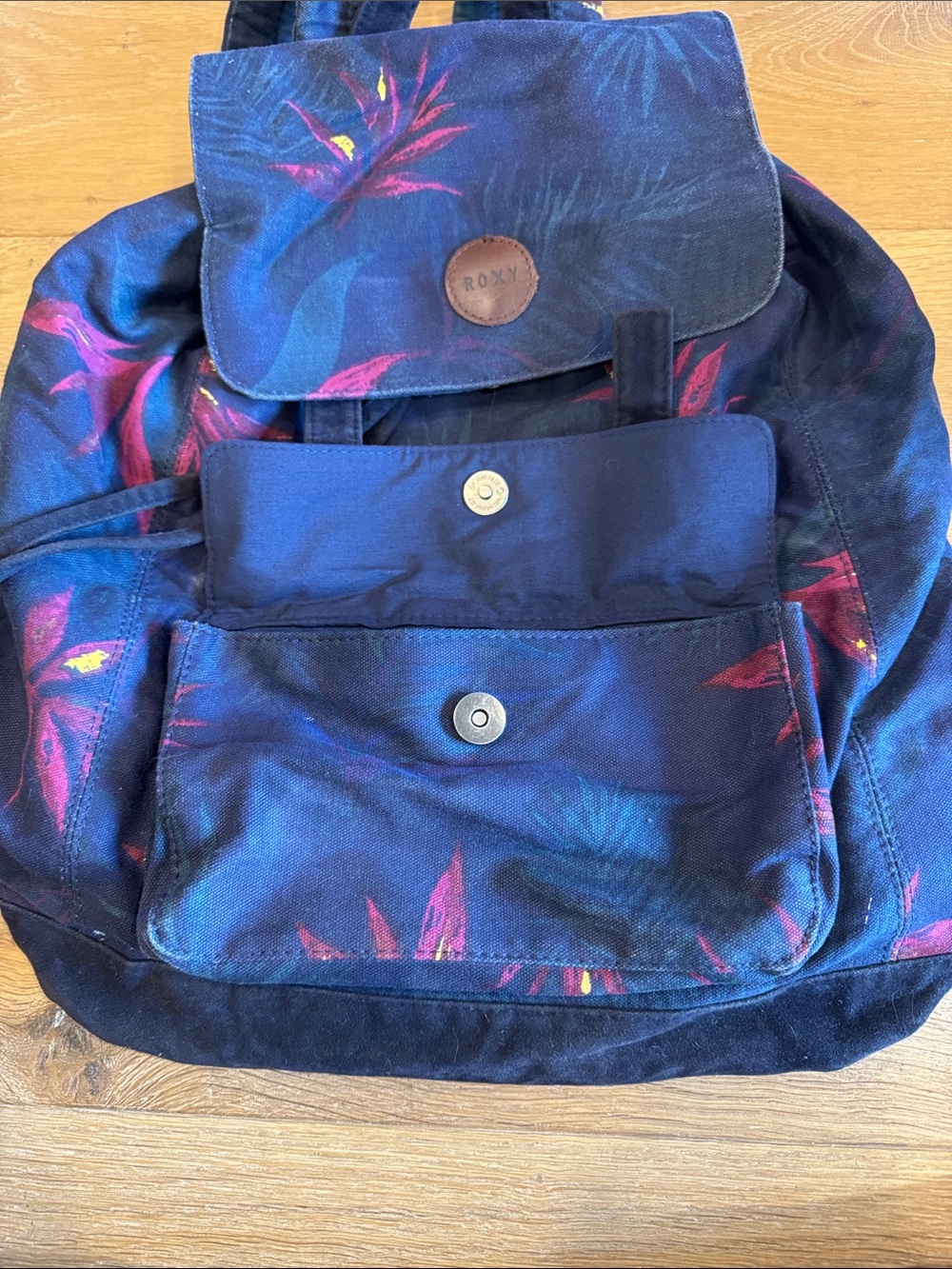Roxy Drawstring Top Backpack - Picture 2 of 11